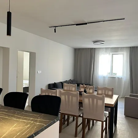 Two Stars Apartment *